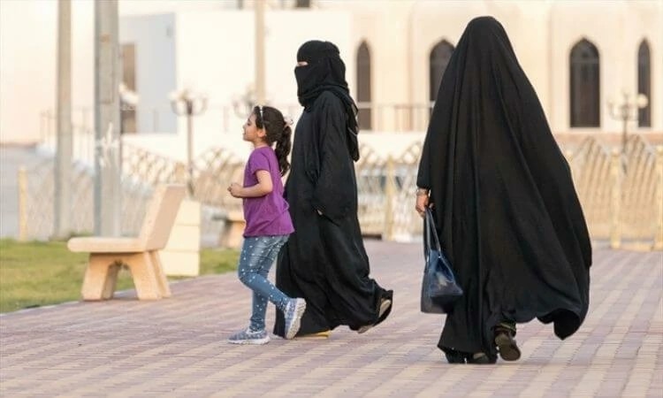 Mulheres da Arábia Saudita têm os direitos negados pelas leis governamentais