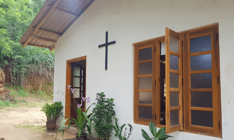 Os budistas radicais visam enfraquecer a igreja liderada pelo pastor Nalaka no Sri Lanka