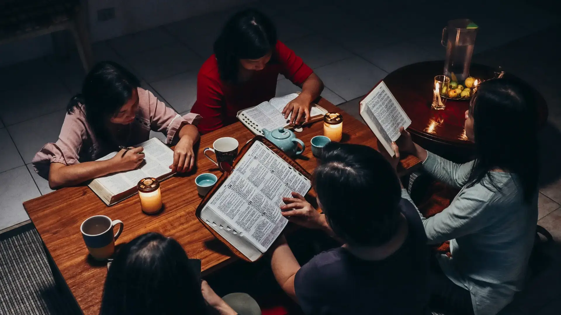 Ora por Biblias para Corea del Norte