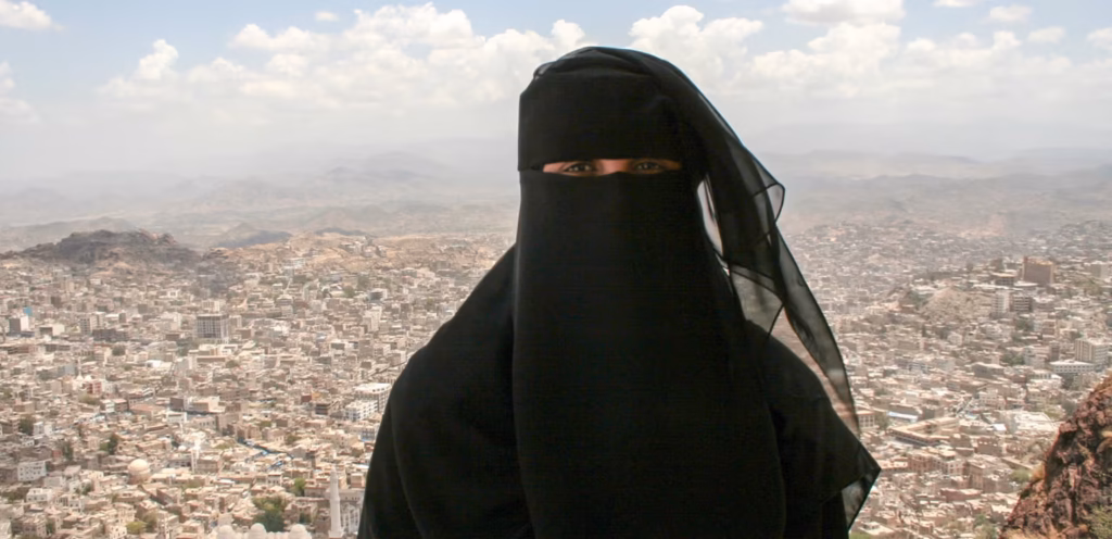 ¿Qué Países Encabezan La Lista Mundial De La Persecución 2026? 8 Contexto Social En Yemen, Donde Los Cristianos Perseguidos Enfrentan Una Intolerancia Religiosa Extrema.