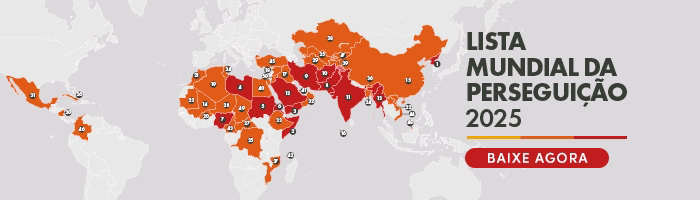 mapa com países da Lista Mundial da Perseguição 2025 destacados em laranja e vermelho e botão baixe a Lista Mundial da Perseguição 2025