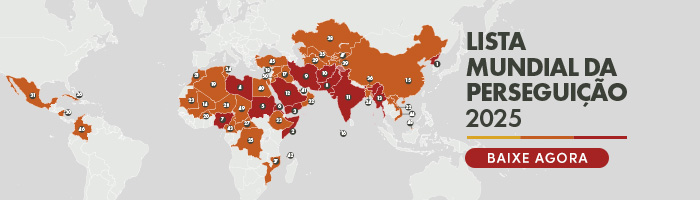 mapa com países da Lista Mundial da Perseguição 2025 destacados em laranja e vermelho e botão baixe a Lista Mundial da Perseguição 2025