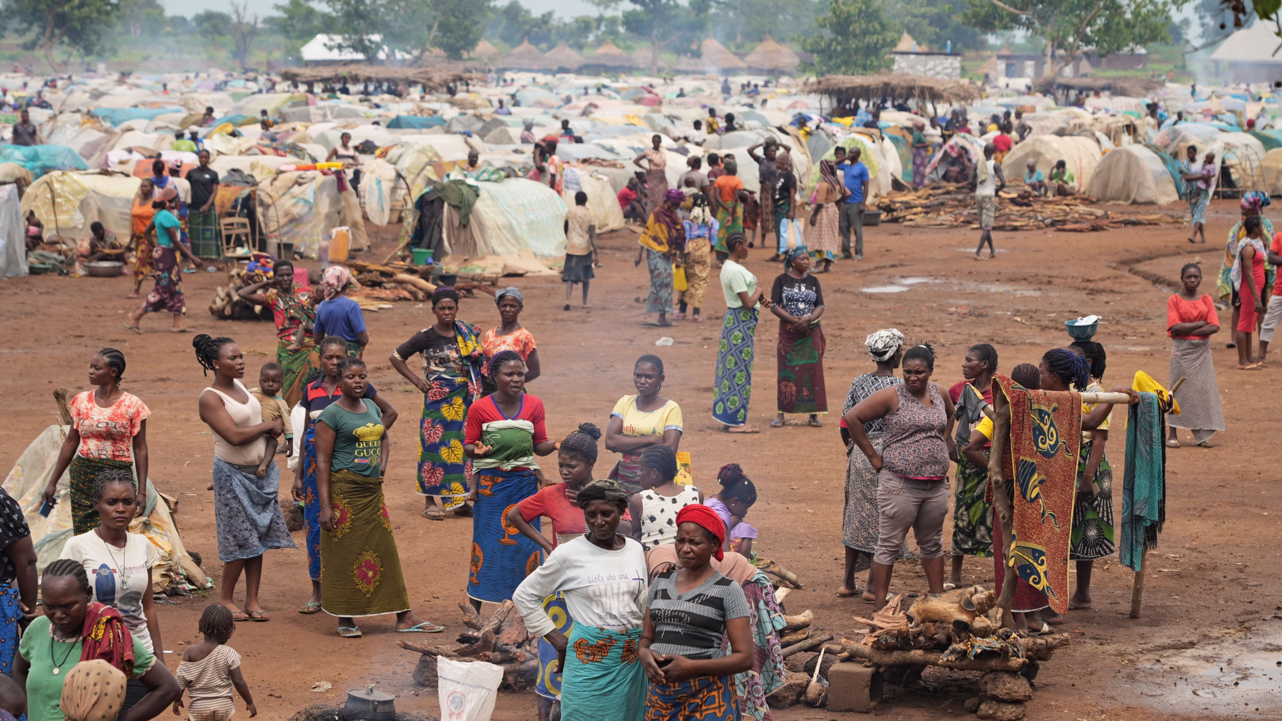 Milhares de cristaos em acampamento improvisado de deslocados internos