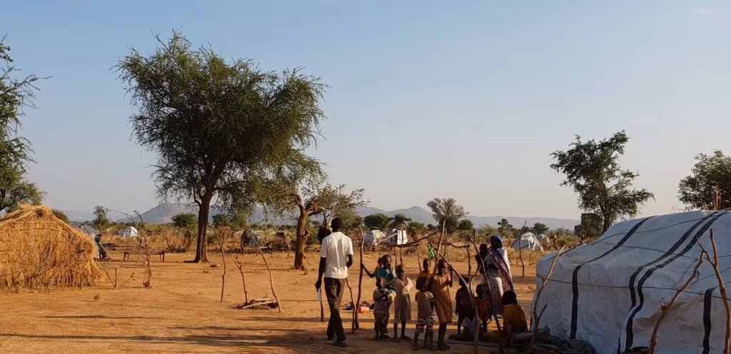 Sudão 1 Família Sudanesa Em Meio A Abrigos Improvisados