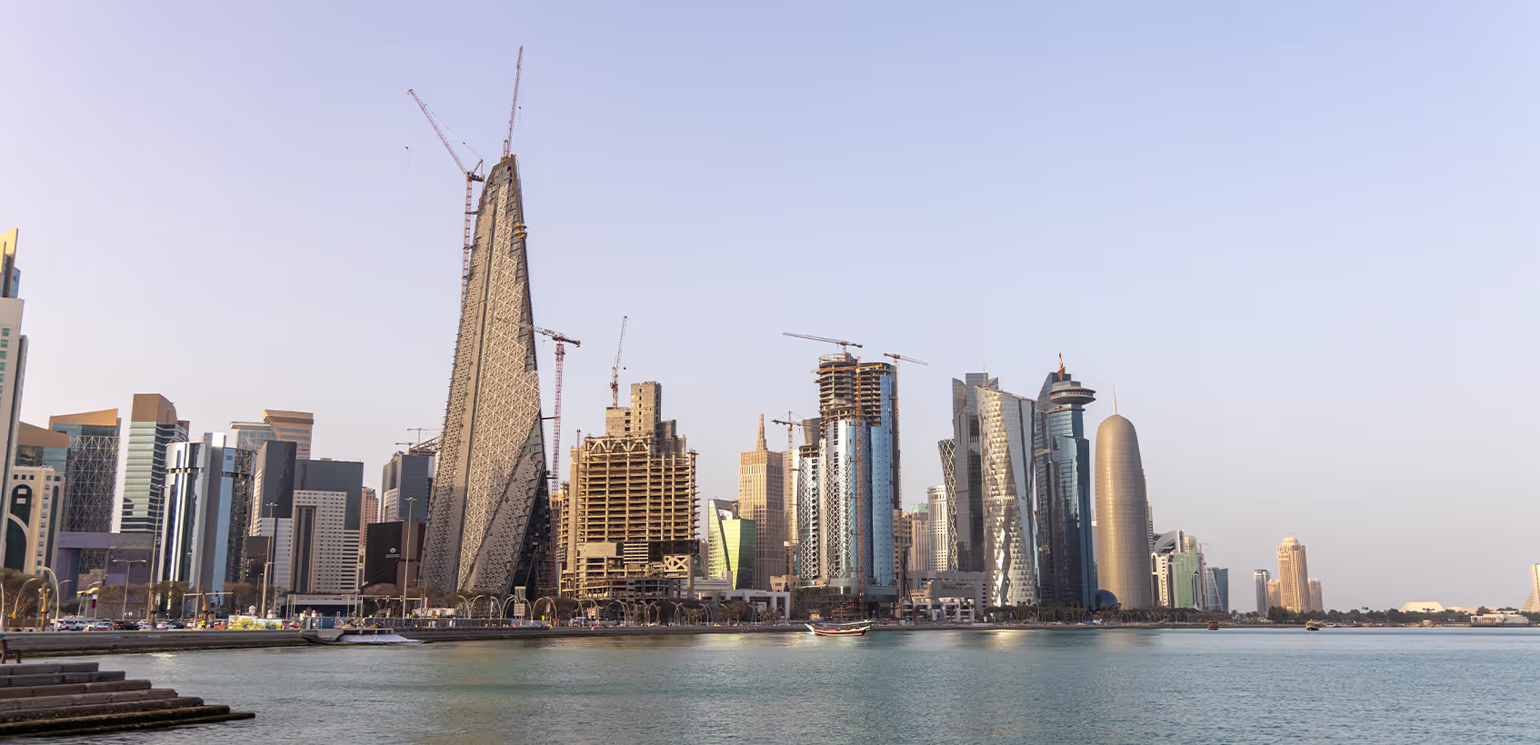 Prédios em cidade no Catar