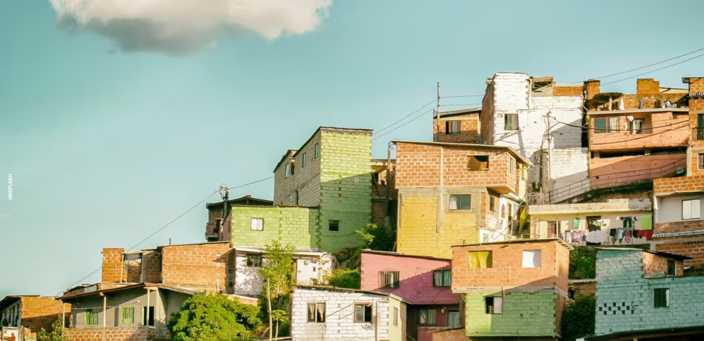 Casas Coloridas De Uma Vizinhança Colombiana